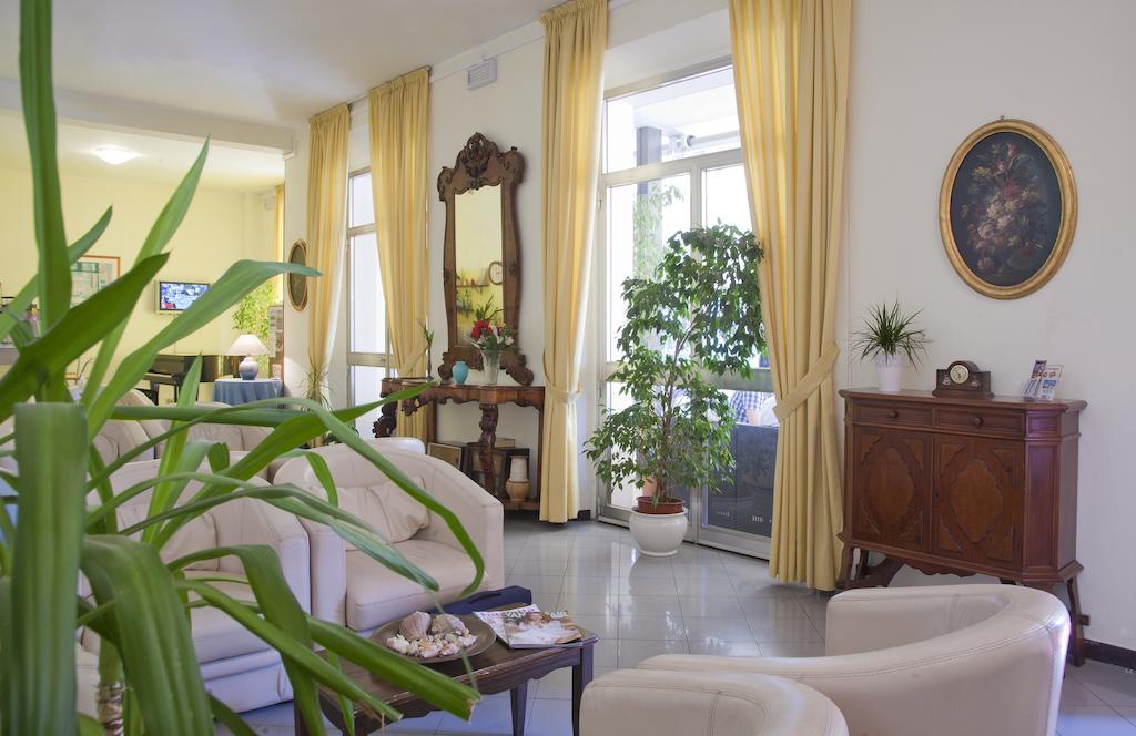 Hotel Quisisana Rimini Exteriör bild